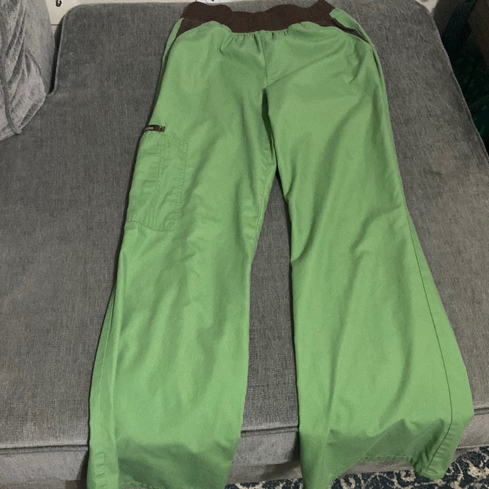 XS used Green Cherokee Scrub bottoms